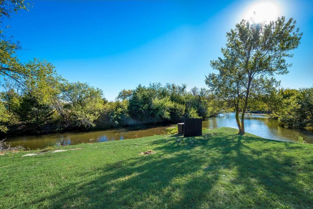 15 Min To At&T Lakefront Home Suite 3 Bed 1 Bath , Read The Listing Irving Exterior photo